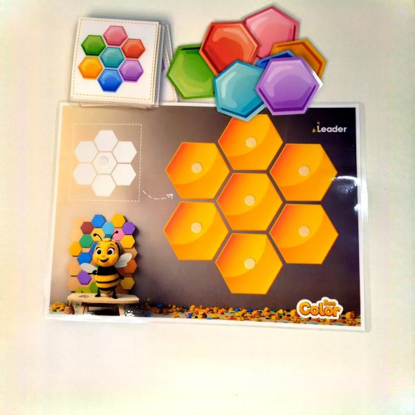 Jeu BeeColor pour enfants avec plateau en ruche, pièces hexagonales et cartes de défi Montessori
