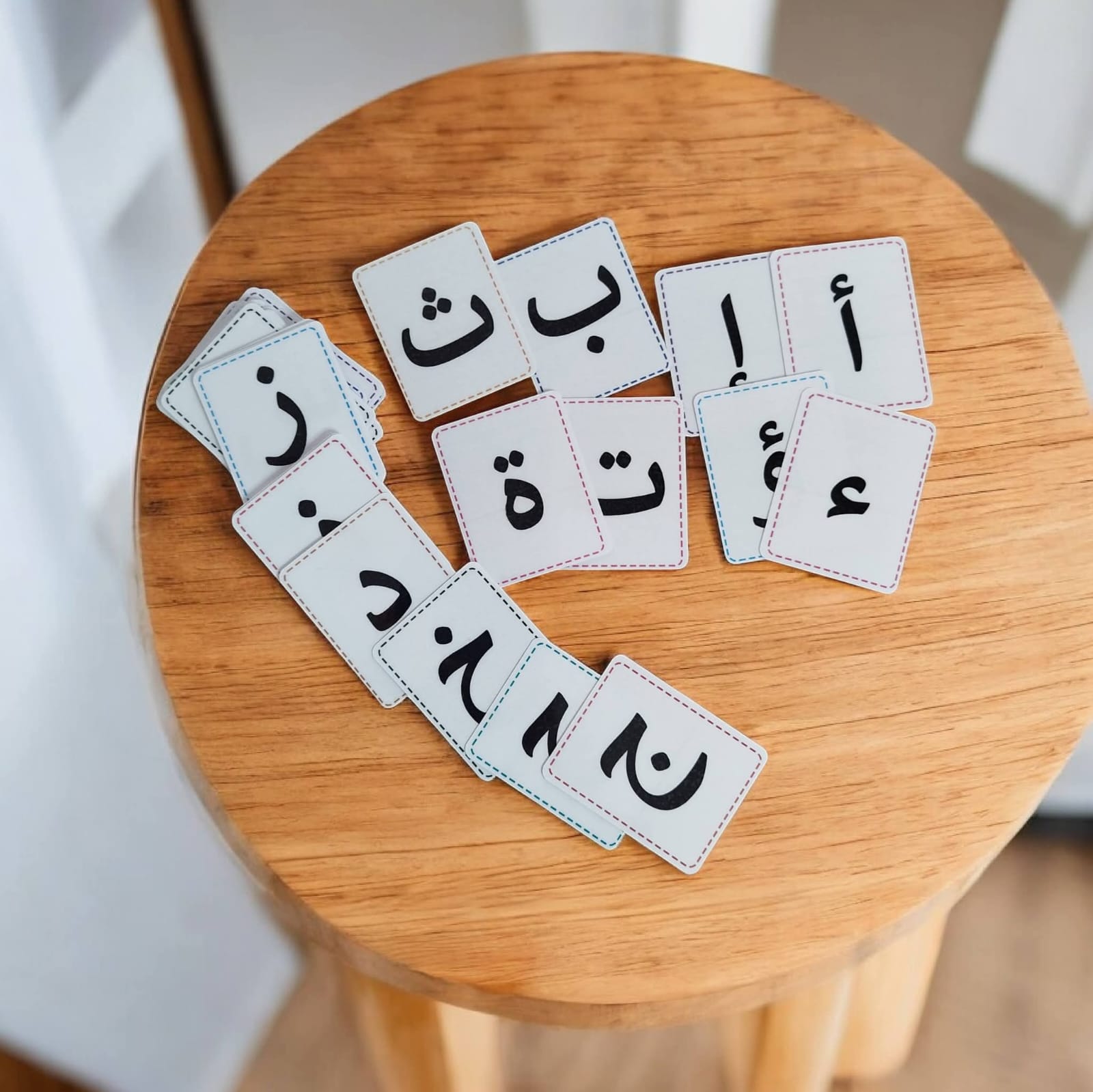 بطاقات الحروف والشكل / cartes des lettres et des formes بطاقات الحروف والشكل / cartes des lettres et des formes